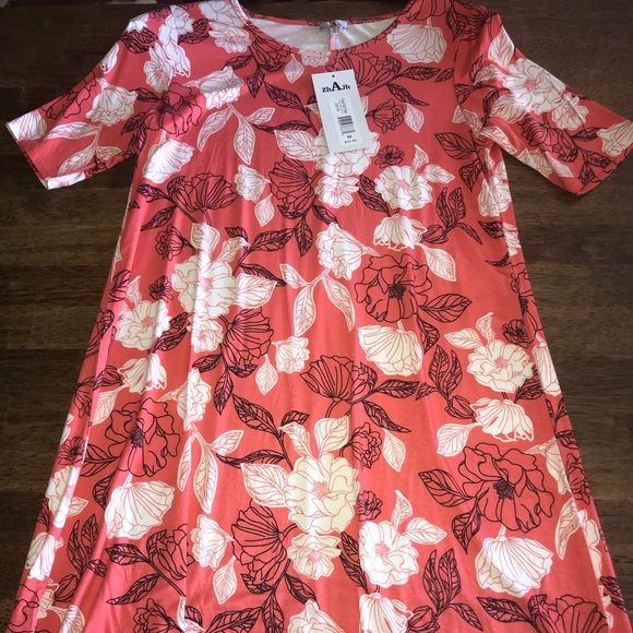 Flower Patch Dress in Coral Vive Size Medium - Picture 2 of 4